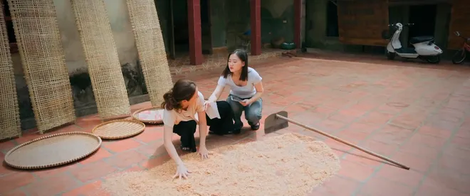 Đội bóng nữ làng Xuân - Tập 7: Thẳng tay tát vợ, Quốc bị hội chị em đánh hội đồng - Ảnh 1.