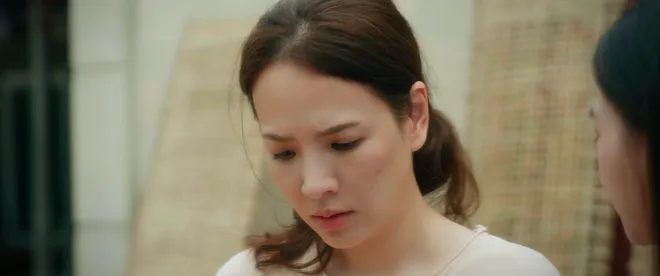 Đội bóng nữ làng Xuân - Tập 7: Thẳng tay tát vợ, Quốc bị hội chị em đánh hội đồng - Ảnh 3.