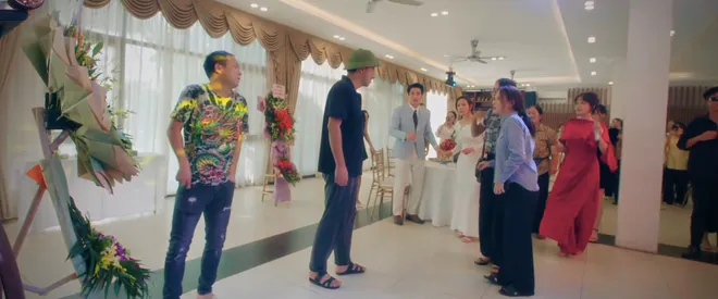 Đội bóng nữ làng Xuân - Tập 7: Thẳng tay tát vợ, Quốc bị hội chị em đánh hội đồng - Ảnh 9.