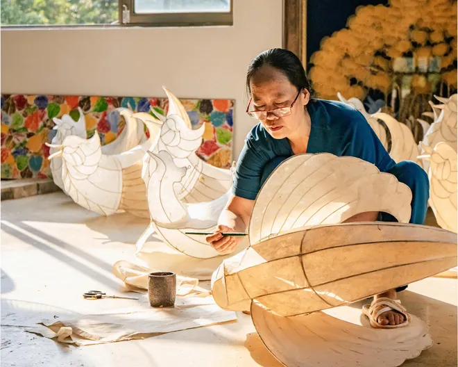 Lạ mắt chiếc đèn lồng lấy cảm hứng từ hình tượng kiến trúc thời Đinh- Ảnh 4.