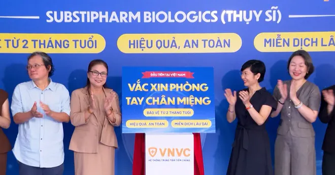 Lần đầu tiên Việt Nam có vắc xin phòng tay chân miệng- Ảnh 3. Lần đầu tiên Việt Nam có vắc xin phòng tay chân miệng- Ảnh 3.