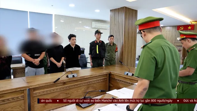 Cảnh báo hậu quả khi tiếp tay mua bán khí cười- Ảnh 2. Cảnh báo hậu quả khi tiếp tay mua bán khí cười- Ảnh 2.
