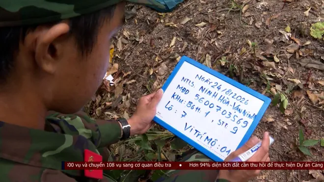 Bền bỉ tìm kiếm hài cốt liệt sĩ giữa mùa mưa bão- Ảnh 2. Bền bỉ tìm kiếm hài cốt liệt sĩ giữa mùa mưa bão- Ảnh 2.
