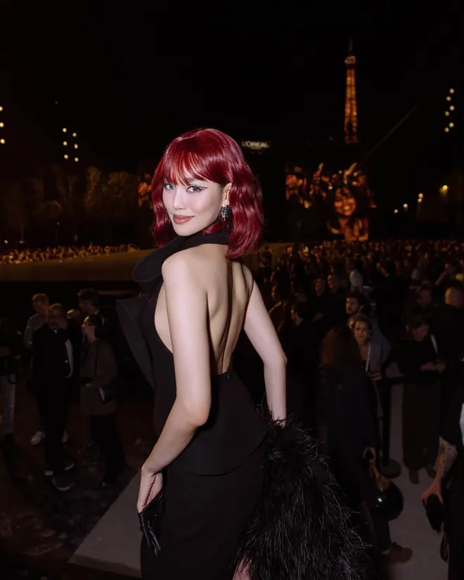 Hồ Ngọc Hà, Quỳnh Anh Shyn và loạt gương mặt Việt ghi dấu tại mùa Fashion Week Xuân/Hè 2027 - Ảnh 12.