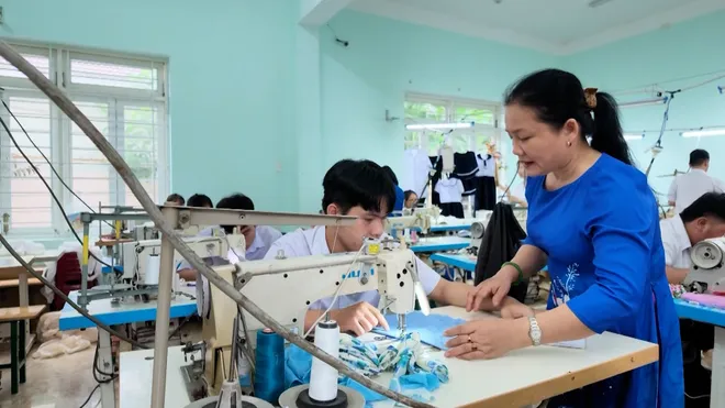 Trung t&acirc;m nu&ocirc;i dạy trẻ khuyết tật V&otilde; Hồng Sơn: H&agrave;nh tr&igrave;nh kh&ocirc;ng đơn độc- Ảnh 2.