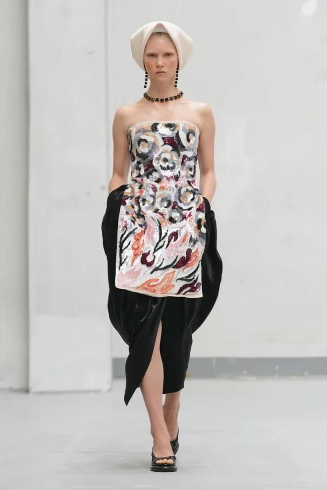 Hồ Ngọc Hà, Quỳnh Anh Shyn và loạt gương mặt Việt ghi dấu tại mùa Fashion Week Xuân/Hè 2027 - Ảnh 2.