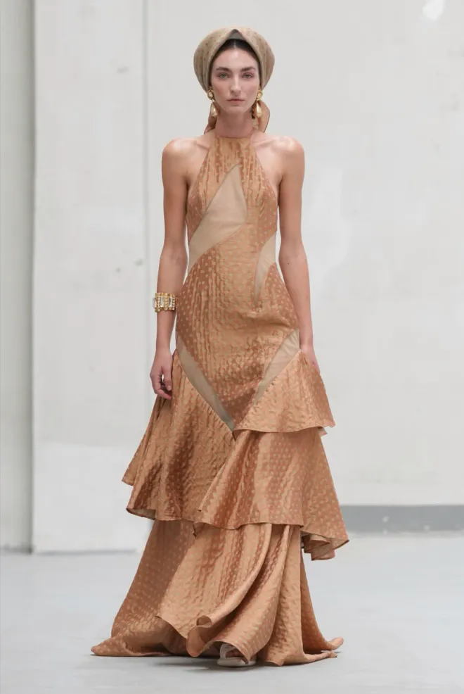Hồ Ngọc Hà, Quỳnh Anh Shyn và loạt gương mặt Việt ghi dấu tại mùa Fashion Week Xuân/Hè 2027 - Ảnh 5.