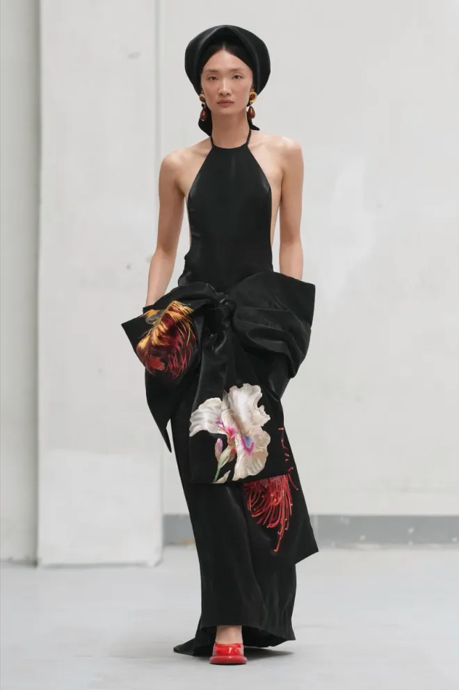 Hồ Ngọc Hà, Quỳnh Anh Shyn và loạt gương mặt Việt ghi dấu tại mùa Fashion Week Xuân/Hè 2027 - Ảnh 3.