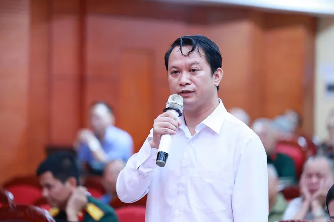 Đại tướng Phan Văn Giang tiếp x&uacute;c cử tri tỉnh Th&aacute;i Nguy&ecirc;n trước Kỳ họp thứ Hai, Quốc hội kh&oacute;a XVI - Ảnh 3.