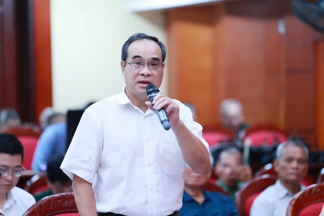 Đại tướng Phan Văn Giang tiếp x&uacute;c cử tri tỉnh Th&aacute;i Nguy&ecirc;n trước Kỳ họp thứ Hai, Quốc hội kh&oacute;a XVI - Ảnh 2.