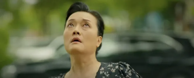 Mùa hè năm ấy - Tập 24: Bà Ngọc nhập viện vì lo nghĩ chuyện tình cảm của Phương với Khánh, Tùng - Ảnh 8.