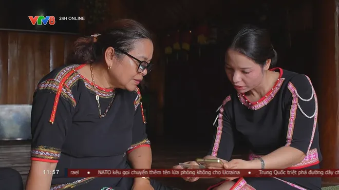 “Ánh sáng số” trong buôn làng Đắk Lắk: Bình dân học vụ số đưa công nghệ đến từng nếp nhà- Ảnh 2. “Ánh sáng số” trong buôn làng Đắk Lắk: Bình dân học vụ số đưa công nghệ đến từng nếp nhà- Ảnh 2.