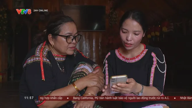 “Ánh sáng số” trong buôn làng Đắk Lắk: Bình dân học vụ số đưa công nghệ đến từng nếp nhà- Ảnh 4. “Ánh sáng số” trong buôn làng Đắk Lắk: Bình dân học vụ số đưa công nghệ đến từng nếp nhà- Ảnh 4.