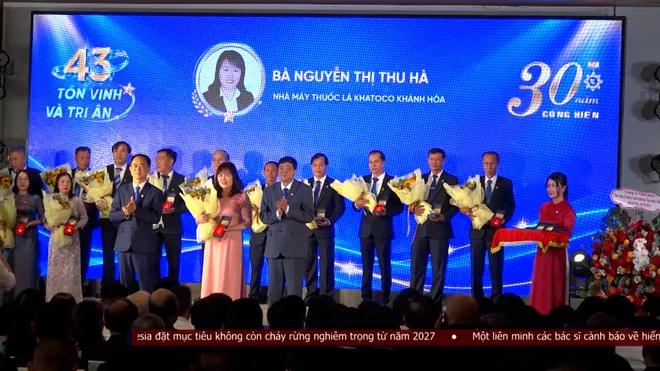 Tổng Công ty Khánh Việt Khatoco tôn vinh, tri ân người lao động- Ảnh 4. Tổng Công ty Khánh Việt Khatoco tôn vinh, tri ân người lao động- Ảnh 4.