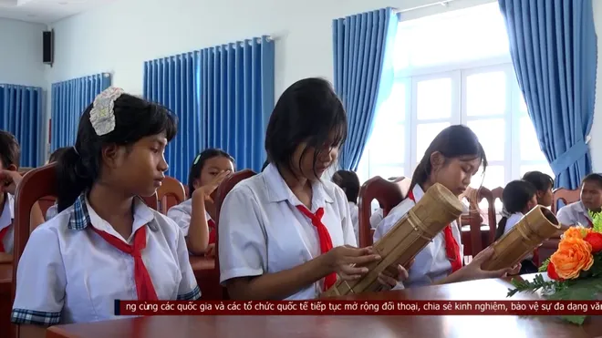 Đưa nhạc cụ truyền thống của người Raglai vào trường học- Ảnh 4. Đưa nhạc cụ truyền thống của người Raglai vào trường học- Ảnh 4.