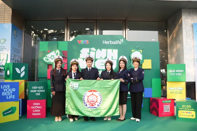 "Sinh vi&ecirc;n thế hệ mới" trở lại: Khi Gen Z kh&ocirc;ng chỉ nghĩ, m&agrave; phải l&agrave;m  - Ảnh 7.
