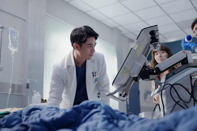 Hoắc Kiến Hoa sống tích cực hơn sau khi làm cha - Ảnh 1.