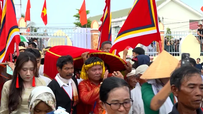 Lễ rước y trang mở đầu mùa Katê của đồng bào Chăm ở Khánh Hòa- Ảnh 2. Lễ rước y trang mở đầu mùa Katê của đồng bào Chăm ở Khánh Hòa- Ảnh 2.