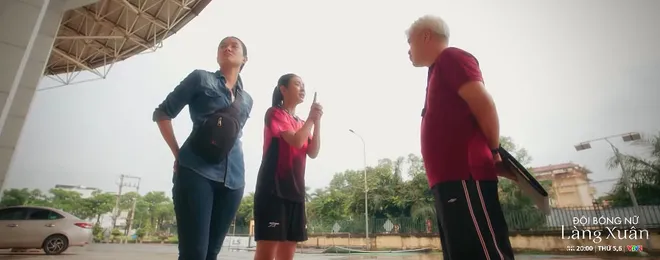 Đội bóng nữ làng Xuân - Tập 11: Minh xin cơ hội cuối, Đào chết lặng khi biết Lưu "gù" nhận tiền để chăm sóc mình - Ảnh 6.