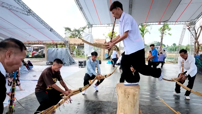 Sắc màu dân tộc Mông trong nhịp sống mới: Bảo tồn di sản và động lực phát triển- Ảnh 10. Sắc màu dân tộc Mông trong nhịp sống mới: Bảo tồn di sản và động lực phát triển- Ảnh 10.
