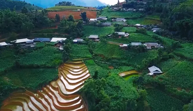 Sắc màu dân tộc Mông trong nhịp sống mới: Bảo tồn di sản và động lực phát triển- Ảnh 2. Sắc màu dân tộc Mông trong nhịp sống mới: Bảo tồn di sản và động lực phát triển- Ảnh 2.