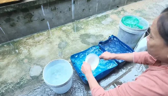 Mồ mả "bủa vây" khu dân cư: Nguy cơ ô nhiễm nguồn nước và bài toán an sinh- Ảnh 4. Mồ mả "bủa vây" khu dân cư: Nguy cơ ô nhiễm nguồn nước và bài toán an sinh- Ảnh 4.