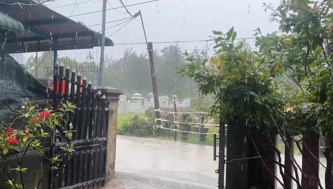 Mồ mả "bủa vây" khu dân cư: Nguy cơ ô nhiễm nguồn nước và bài toán an sinh- Ảnh 2. Mồ mả "bủa vây" khu dân cư: Nguy cơ ô nhiễm nguồn nước và bài toán an sinh- Ảnh 2.