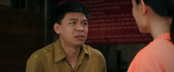 Đội b&oacute;ng nữ l&agrave;ng Xu&acirc;n - Tập 11: Đ&agrave;o ốm nặng khi biết HLV đội b&oacute;ng vẫn &acirc;m thầm gửi tiền cho m&igrave;nh - Ảnh 3.