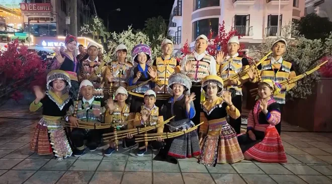 Tôn vinh văn hóa dân tộc Mông: Sức mạnh hội tụ và tỏa sáng- Ảnh 3. Tôn vinh văn hóa dân tộc Mông: Sức mạnh hội tụ và tỏa sáng- Ảnh 3.