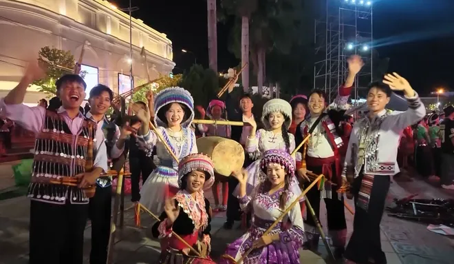 Tôn vinh văn hóa dân tộc Mông: Sức mạnh hội tụ và tỏa sáng- Ảnh 4. Tôn vinh văn hóa dân tộc Mông: Sức mạnh hội tụ và tỏa sáng- Ảnh 4.
