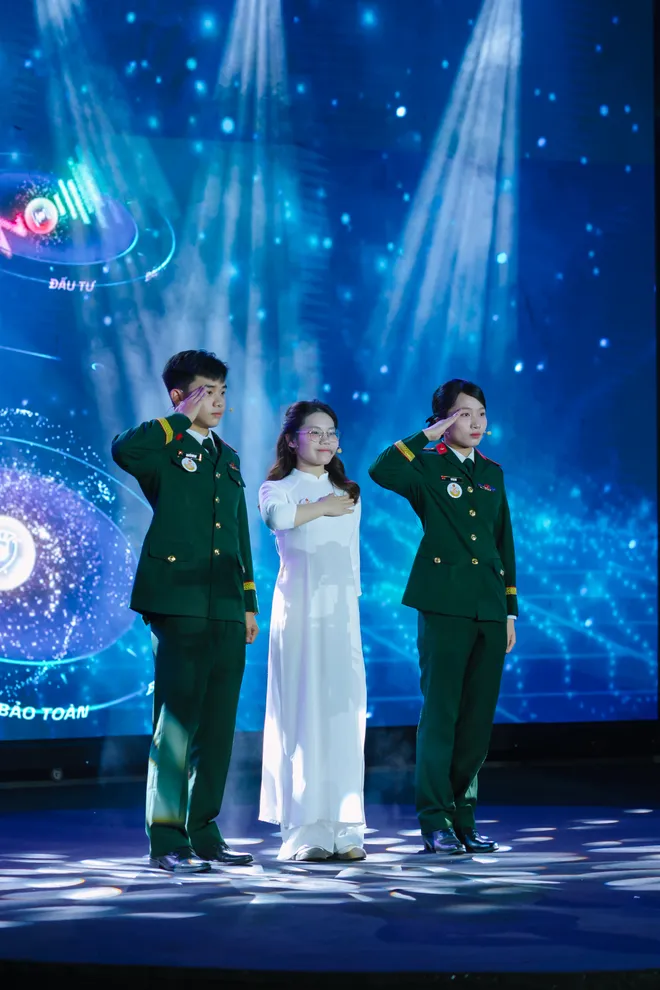 C&uacute; lội ngược d&ograve;ng ngoạn mục của Học viện Hậu cần trong tập 9 "Vũ trụ đồng tiền" - Ảnh 9.