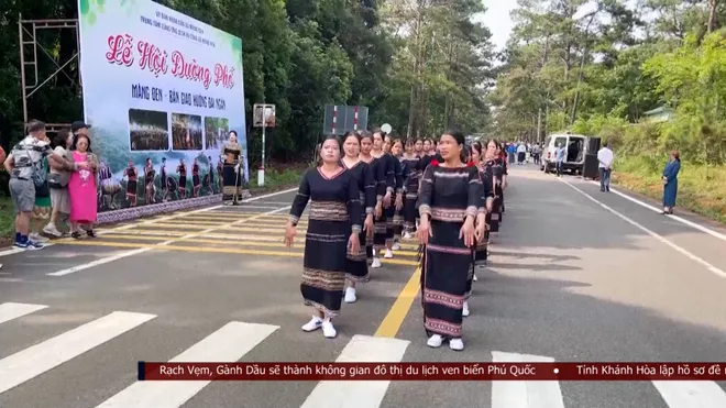 Bảo tồn văn hóa gắn với phát triển du lịch- Ảnh 1. Bảo tồn văn hóa gắn với phát triển du lịch- Ảnh 1.