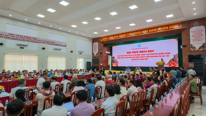 Hội thảo bảo vệ gốm Chăm Bàu Trúc: Không để di sản "đóng băng" trên bục vinh danh - Ảnh 4.