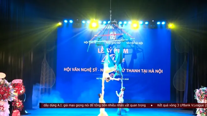 Kỷ niệm 40 năm Hội Văn nghệ sĩ - Nhà báo Xứ Thanh tại Hà Nội- Ảnh 8. Kỷ niệm 40 năm Hội Văn nghệ sĩ - Nhà báo Xứ Thanh tại Hà Nội- Ảnh 8.