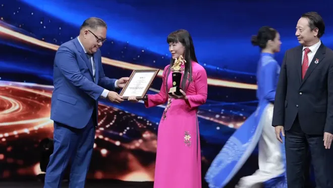 Doanh nhân tiêu biểu 2026: Bản lĩnh tiên phong, khát vọng tự cường- Ảnh 3. Doanh nhân tiêu biểu 2026: Bản lĩnh tiên phong, khát vọng tự cường- Ảnh 3.