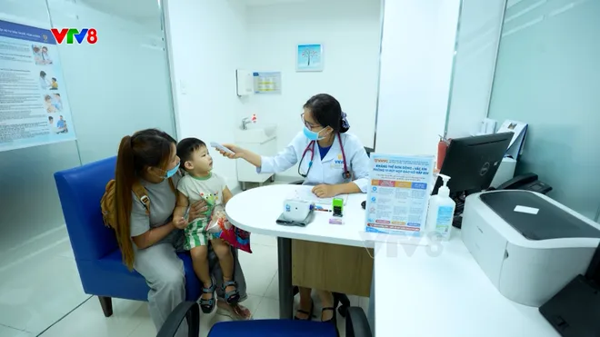 Hơn 100.000 trẻ em Việt Nam đã tiêm vắc xin tay chân miệng- Ảnh 1. Hơn 100.000 trẻ em Việt Nam đã tiêm vắc xin tay chân miệng- Ảnh 1.
