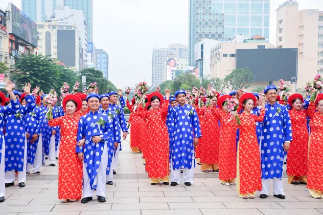 TP Hồ Chí Minh tổ chức lễ cưới tập thể cho 52 cặp đôi - Ảnh 3.