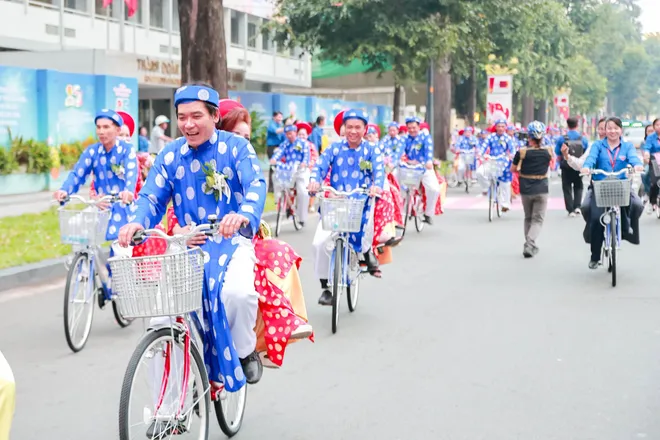 TP Hồ Chí Minh tổ chức lễ cưới tập thể cho 52 cặp đôi - Ảnh 2.