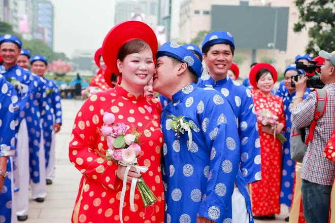 TP Hồ Chí Minh tổ chức lễ cưới tập thể cho 52 cặp đôi - Ảnh 4.