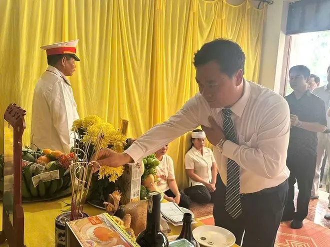 Phú Thọ: Xã Minh Đài trang trọng đón hài cốt hai liệt sĩ trở về quê hương sau hơn 47 năm - Ảnh 3.