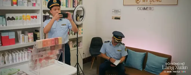 Đội bóng nữ làng Xuân - Tập 13: Căng thẳng trong đội bóng tiếp tục leo thang, Minh bế tắc, Dung bị bóc phốt trên MXH - Ảnh 6.