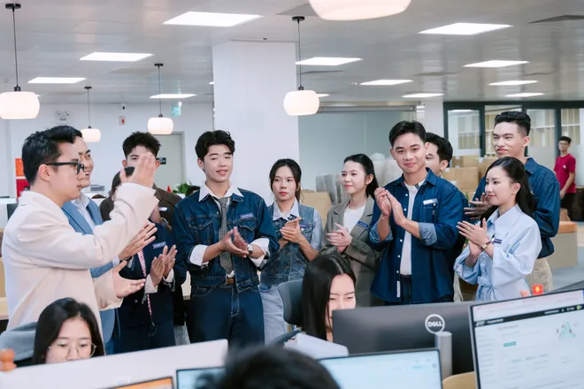Vũ trụ đồng tiền - B&aacute;n kết 1: Nữ sinh Thương Mại dẫn đội thắng lớn - Ảnh 6.