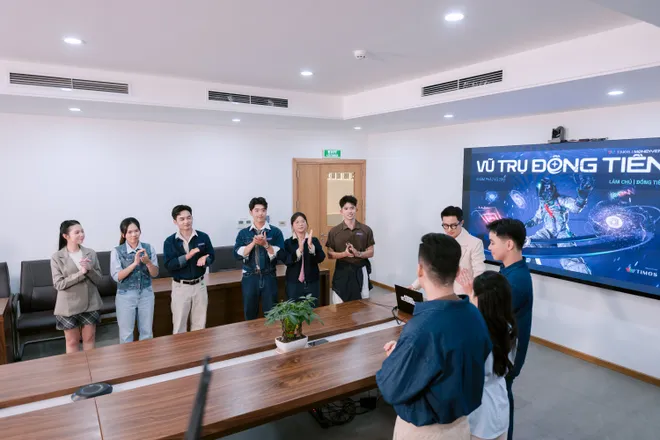 Vũ trụ đồng tiền - B&aacute;n kết 1: Nữ sinh Thương Mại dẫn đội thắng lớn - Ảnh 11.