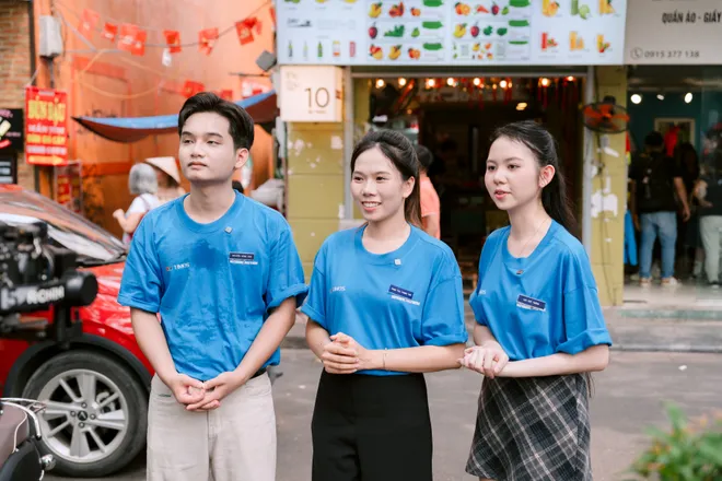 Vũ trụ đồng tiền - B&aacute;n kết 1: Nữ sinh Thương Mại dẫn đội thắng lớn - Ảnh 3.