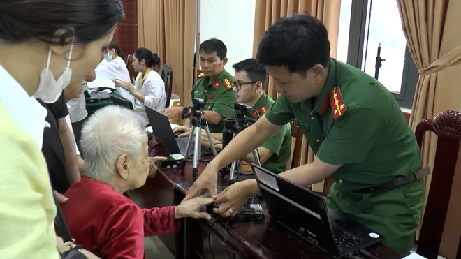 Nối dài hy vọng tìm danh tính liệt sĩ- Ảnh 2. Nối dài hy vọng tìm danh tính liệt sĩ- Ảnh 2.