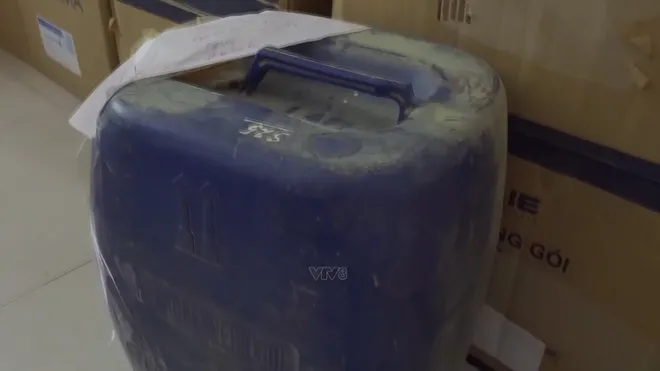 Triệt phá đường dây sản xuất, buôn bán thuốc giả quy mô lớn- Ảnh 5. Triệt phá đường dây sản xuất, buôn bán thuốc giả quy mô lớn- Ảnh 5.