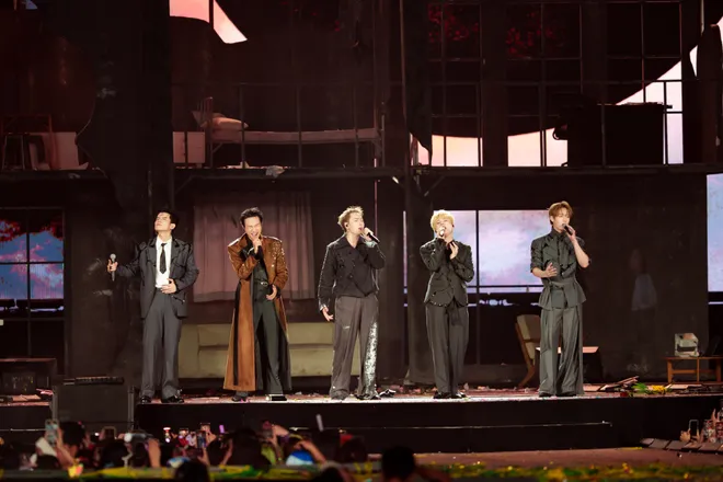 Concert Anh Trai Vượt Ngàn Chông Gai 2026 Day 1: 33 Anh Tài và gần 50.000 khán giả cùng đi qua 40 tiết mục - Ảnh 31.