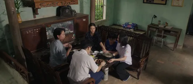 Căn nhà không mái che - Tập 4: Hạnh rơi sạch tiền, Toản tự ái vì nghĩ bị nghi ngờ- Ảnh 11. Căn nhà không mái che - Tập 4: Hạnh rơi sạch tiền, Toản tự ái vì nghĩ bị nghi ngờ- Ảnh 11.
