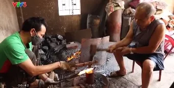 Làng rèn xứ Thanh "đỏ lửa" trăm năm giữ hồn nghề giữa nhịp sống hiện đại- Ảnh 4.