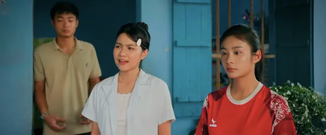 Đội bóng nữ làng Xuân - Tập 14: Quốc nghĩ quẩn định tìm đến cái chết - Ảnh 23.